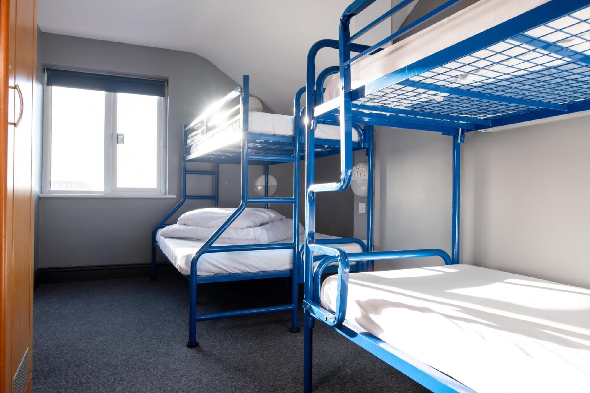 The Dawson Hostel กัลเวย์ ภายนอก รูปภาพ